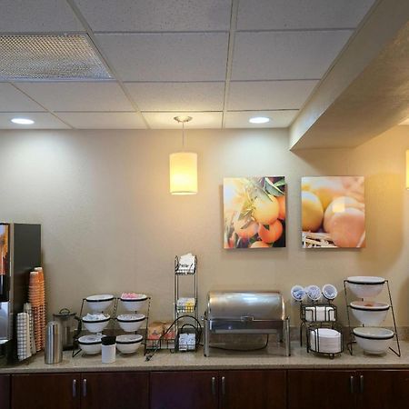 Comfort Inn & Suites Grafton-Cedarburg Extérieur photo